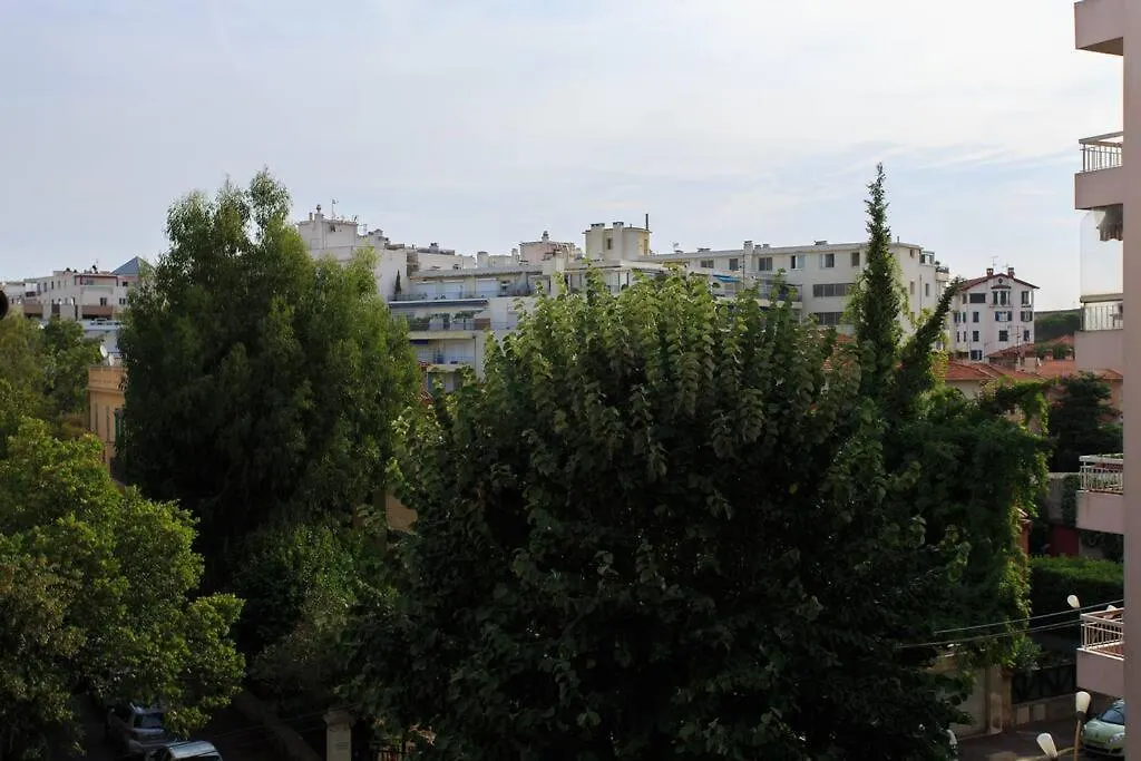 2 Pieces De Jonathan - Juan Les Pins Centre - Proche Plages 0*, Juan-les-Pins France
