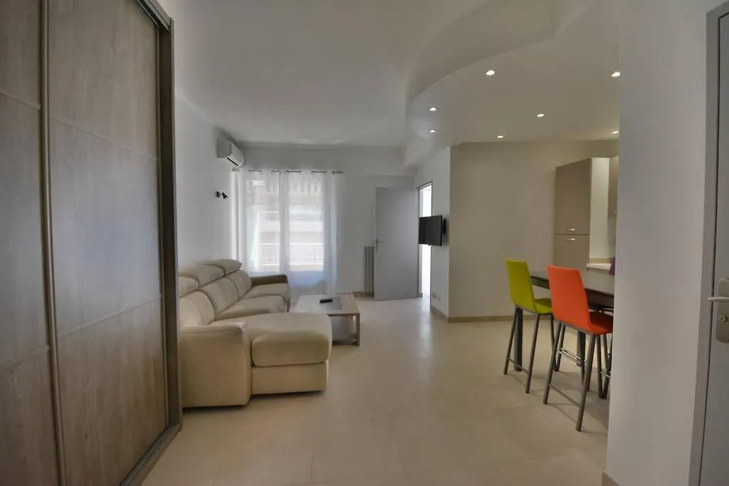 2 Pieces De Jonathan - Juan Les Pins Centre - Proche Plages